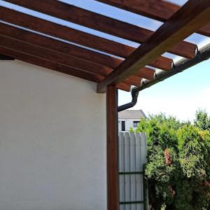 Polikarbonáttal fedett terasz 15x15-ös ragasztott gerendából