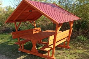 Lemeztetős kerti pad