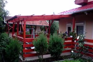 Terasz vízszintes korlátokkal