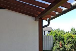 Polikarbonáttal fedett terasz 15x15-ös ragasztott gerendából